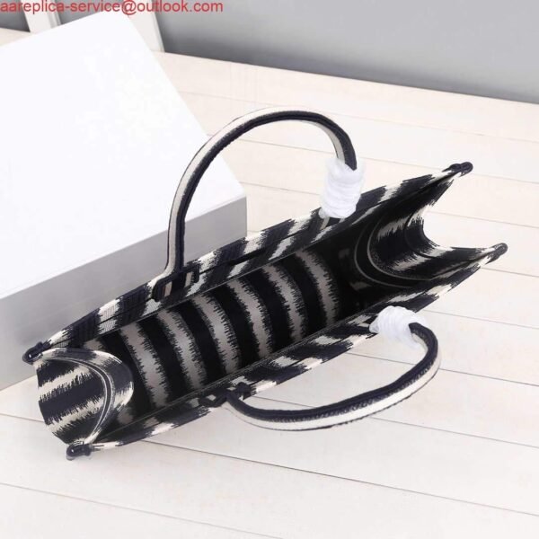 653338c6de6ee.jpg 653338c6de6ee.jpg