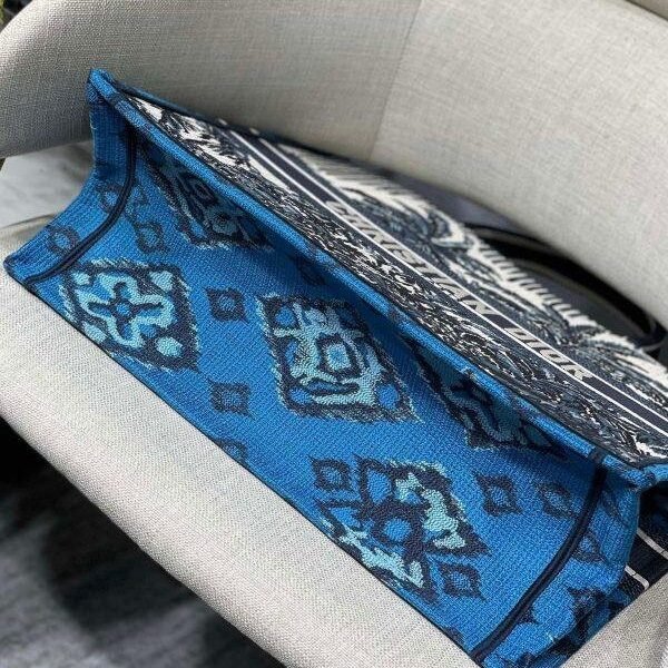 65333a6fe2e15.jpg 65333a6fe2e15.jpg