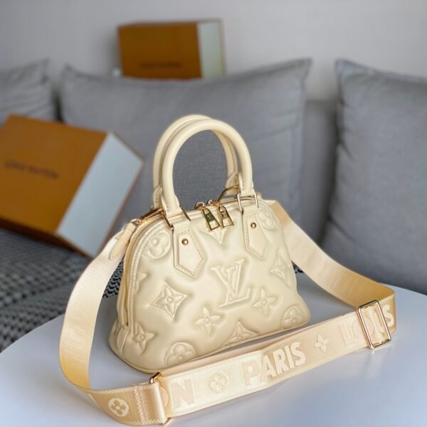Replica-Louis-Vuitton-Alma-BB-Bag-Banana-Yellow-LV-M59821-3.jpg Replica-Louis-Vuitton-Alma-BB-Bag-Banana-Yellow-LV-M59821-3.jpg