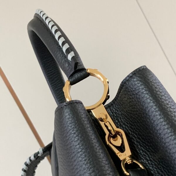 Replica-Louis-Vuitton-Capucines-MM-LV-Bag-Etain-Metallic-Gray-M21121-7.jpg Replica-Louis-Vuitton-Capucines-MM-LV-Bag-Etain-Metallic-Gray-M21121-7.jpg