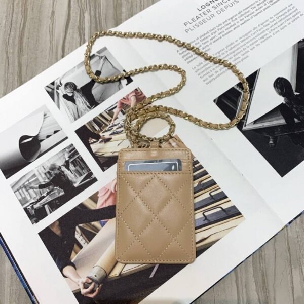 chanel-19-in-the-fall-of-the-new-camellias-work-the-cards-the-card-pack-86068-1.jpg chanel-19-in-the-fall-of-the-new-camellias-work-the-cards-the-card-pack-86068-1.jpg