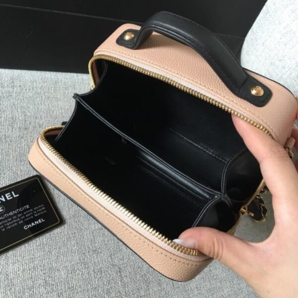 chanel-quilted-caviar-small-vanity-case-a93342-8.jpg chanel-quilted-caviar-small-vanity-case-a93342-8.jpg