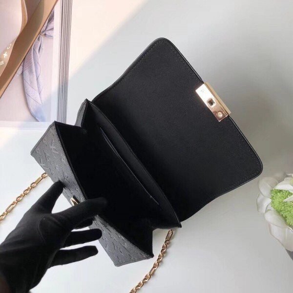 m44242-6.jpg m44242-6.jpg