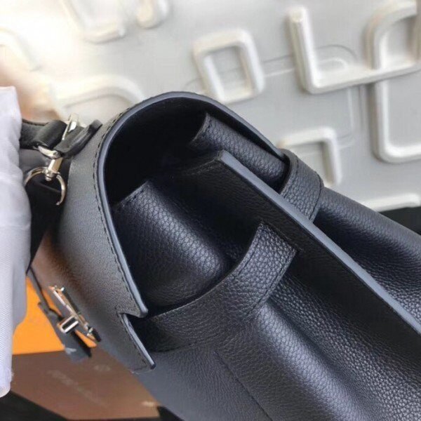 m51395-7.jpg m51395-7.jpg