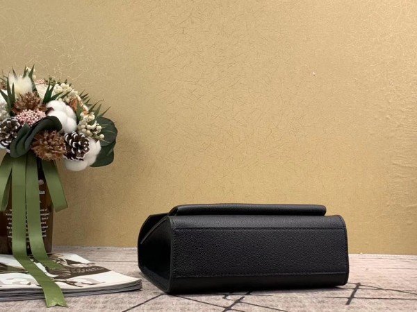 m55848-4.jpg m55848-4.jpg