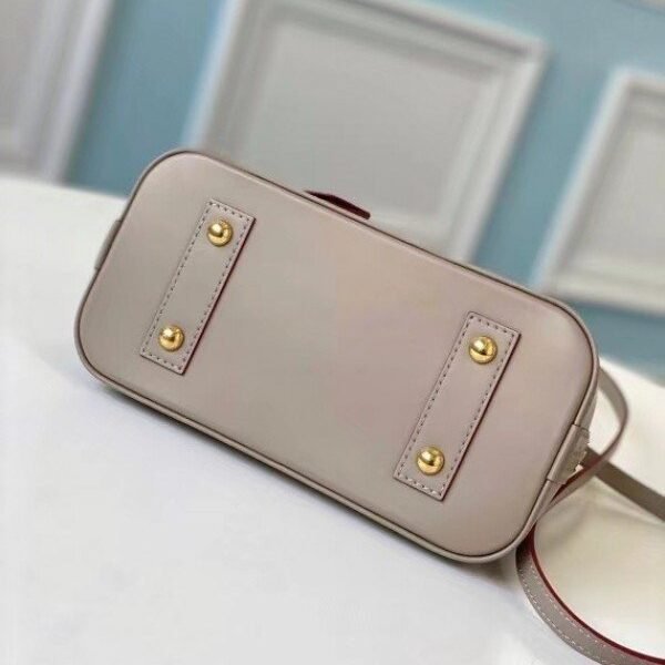 m57028-3.jpg m57028-3.jpg