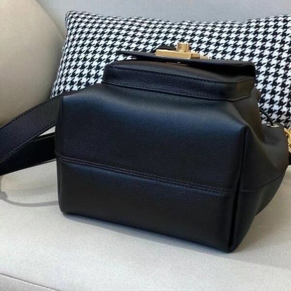 m57687-6.jpg m57687-6.jpg